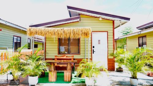 Olango Island House | Olango Island - S&E-1 Tiny Guest House Fully Furnished with Washer, Wi-Fi, Netflix & King-size Bed
