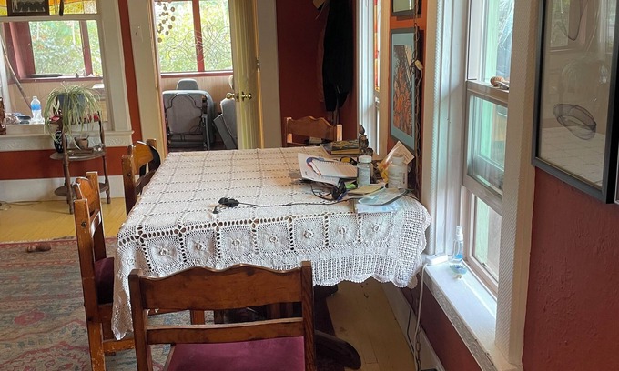 The Dalles Cottage | Old & Funqui, a charming 1910 cottage in the Columbia River Gorge. Pet friendly