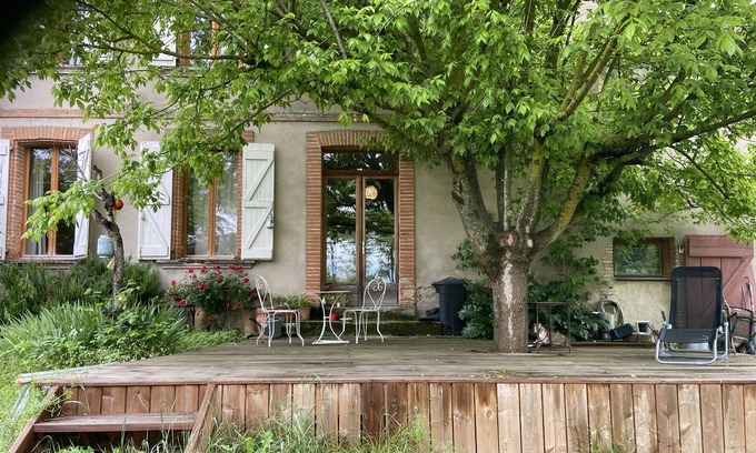 Fiac House | Old house with view and enclosed garden