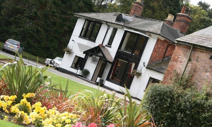 Cleedownton Hotel | Old Rose and Crown Hotel