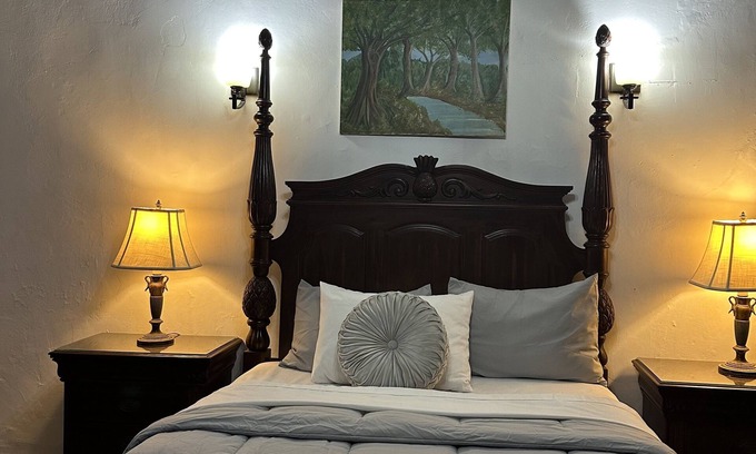 San Juan House | Old San Juan Colonial Apartment with balconies