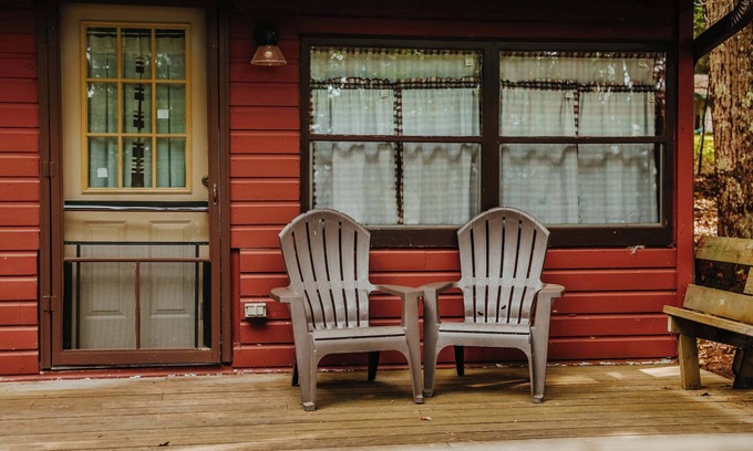 Arbor Vitae House | Old Stoney's Musky - Pet Friendly