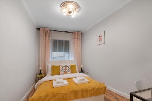 St Luke's Apartment | Old Street Apartments By Morethanstays