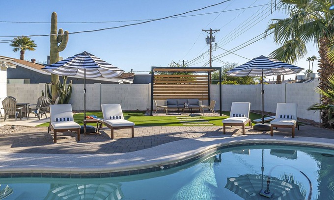 Papago Parkway House | Old Town Retreat Luxe Pool & Outdoor Space for Relaxing Getaways