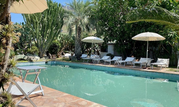 Panza Apartment | "Oleander cottage" with garden, swimming pool and spa hot tub