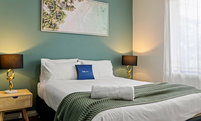 Glandore House | Oleander - The Charming Glandore Cottage