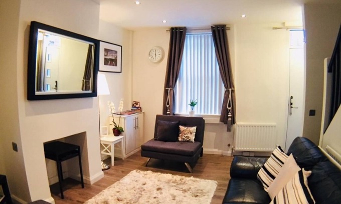 Belfast City Centre House | Olympia Belfast City Ash