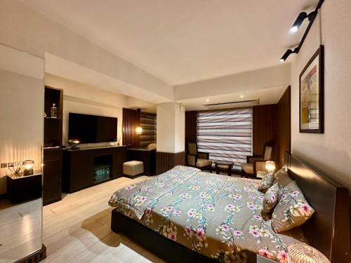 Andheri Hotel | Om metro chandrakunj