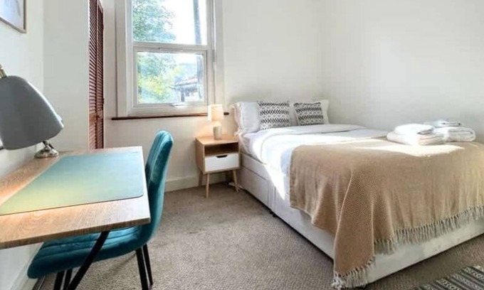 Hanwell House | Omega @ Hanwell | Double Room