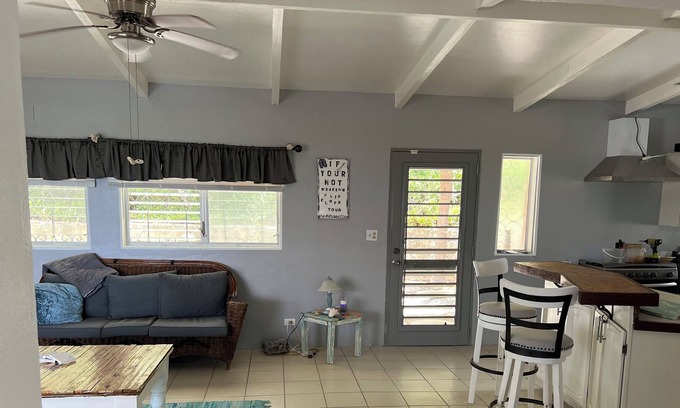 La Grande Princesse Villa | On Island Time.. Quaint Cottage Retreat.. 5 mins to Beach..
