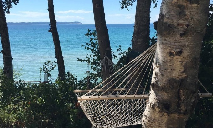 Lake Leelanau House | On Lake Michigan, close to Fishtown, Sand Dunes, Bike trials, Casino, Wineries