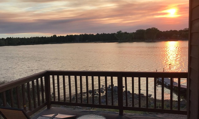 Pinetop-Lakeside House | On Rainbow Lake, 3 bedroom 2 1/2 baths/Free WiFi, 65 inch tv, Pinetop-Lakeside.