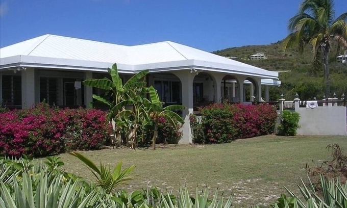 Grapetree Villa | On the Beach in St. Croix