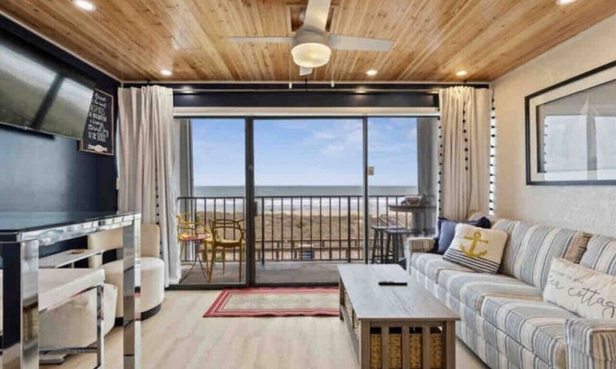 Carolina Beach Apartment | ON THE BEACH! Nautical OCEANSIDE OASIS, Sleeps 4