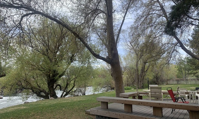 Reno Condo | On the beautiful Truckee River, walk to town and all attractions