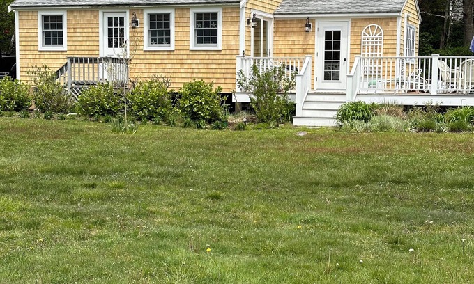 Eastham Cottage | On Town Cove with salt water access! Kayaks and paddle board available for use!