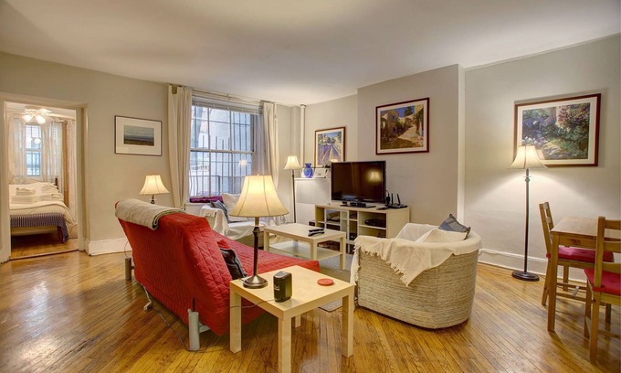 Upper West Side Apartment | One bed suite with private garden