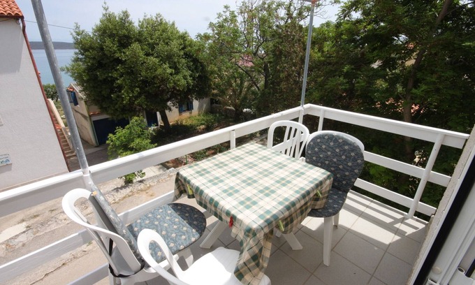 Nerezine Apartment | One bedroom apartment with terrace and sea view Nerezine, Lošinj (A-3479-a)
