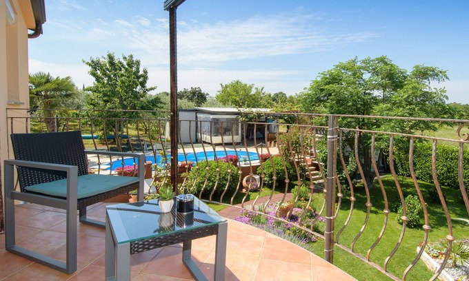 Stranici kod Nove Vasi Apartment | One bedroom apartment with terrace and sea view Stranići, Poreč (A-24558-b)