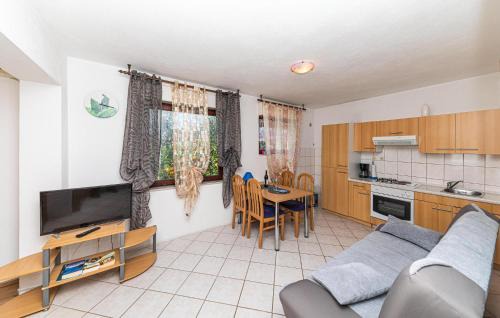 Kastela Apartment | One-Bedroom Apartment In Kastel Kambelovac