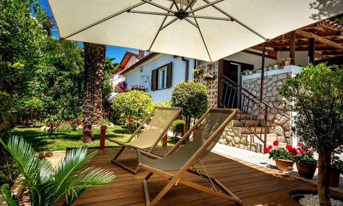 Artatore Apartment | One bedroom apartment with terrace Artatore, Lošinj (A-8020-a)