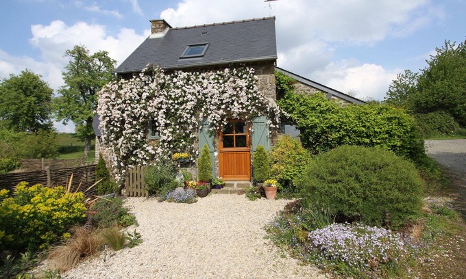 Chantrigne Cottage | One Bedroom Converted Bread Oven - Perfect for two, read our guest reviews!