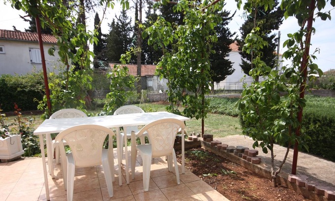 Turanj Apartment | One bedroom apartment with terrace Turanj, Biograd (A-6197-c)