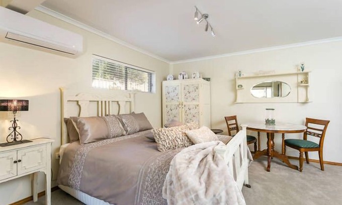 Ocean Grove Apartment | Ooh La La Boutique Accommodation - Bellarine Beach Getaway
