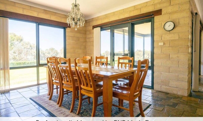 Canobolas House | Opal View - Serene Sanctuary, Close to Cadia