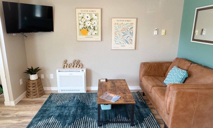 Spearfish Apartment | Open layout 1/1 apt close to downtown Spearfish!