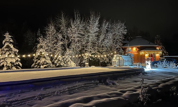 Bretton Woods Villa | OR Luxury yurt-like home in Bretton Woods with private beach firepit AC fishing and trails