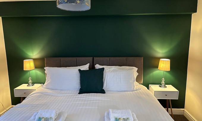 Stroud Apartment | Orange Lilly in Stroud
