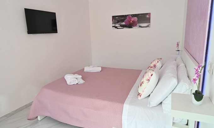 Mount Vesuvius - Pompei House | OrchiDea room with balcony.