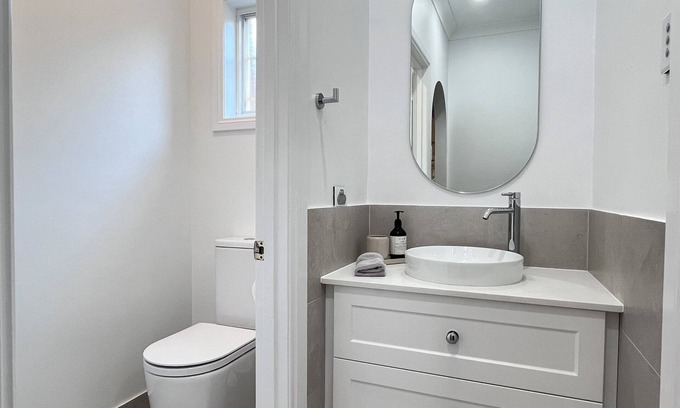 Adelaide House | Oriental charming 3-bedroom house in welcoming Saint Peters with AC, WiFi
