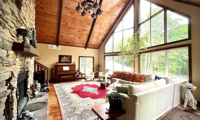 Oro-Medonte House | Oro Estate - A Secluded Private Villa on 100 acres