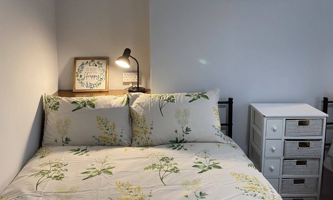 Derby House | Osmaston Park 4 bedrooms house with 7 beds, Free Wi-Fi, parking, washing machine