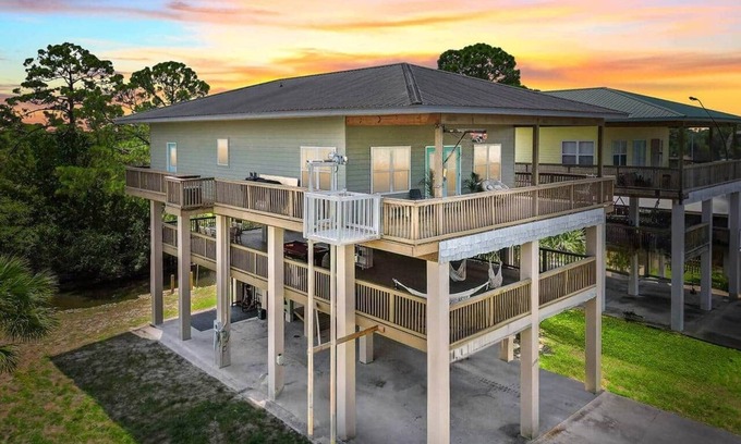 Salem House | Osprey Landing at Cedar Island
