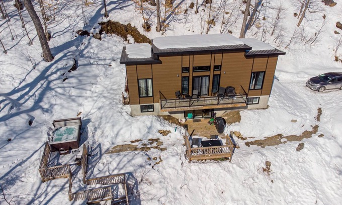 Entrelacs Ski Chalet | Osprey with panoramic view