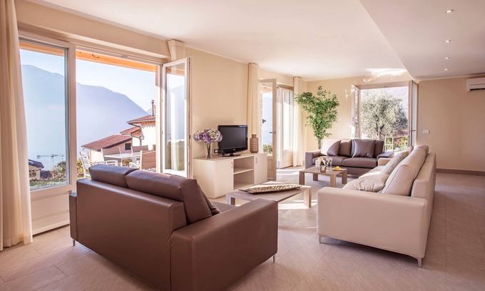 Tremezzina House | Ossuccio Grande C apartment sleeps 12, lake view & pool by Italian Apartments.