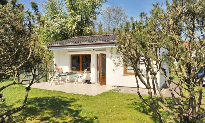 Ribnitz-Damgarten House | Ostsee-Ferienhaus im Grünen