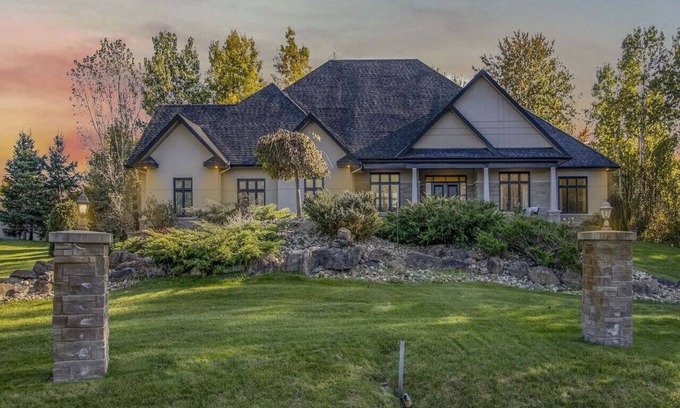 Ottawa Division House | Ottawa's Finest Mansion!