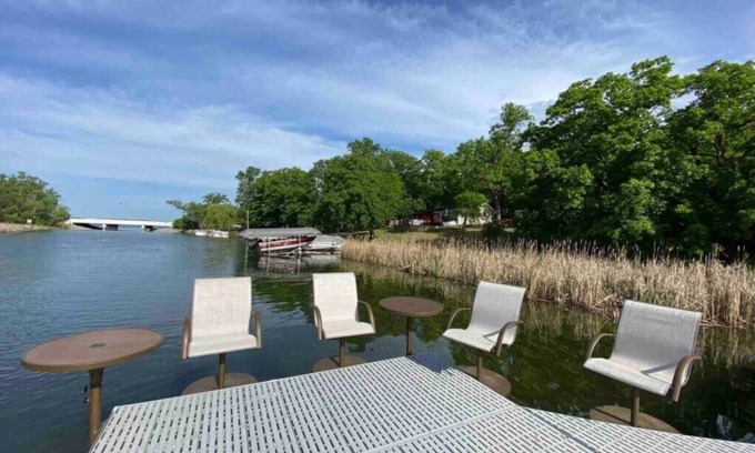 Battle Lake Cabin | Ottertail River Landing, Sleeps 10