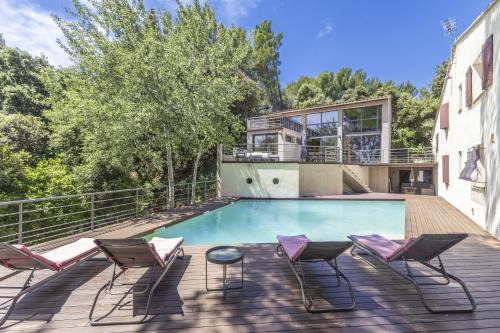 Sauveterre Villa | Ousidou
