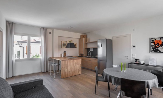 Padova Apartment | Outbuilding used as an apartment located on the first floor.There are 20 steps to access it.In 60 square meters of space it accommodates 4 people, with a double bedroom and a double sofa bed in the living room.There is an external large balcony with a ta