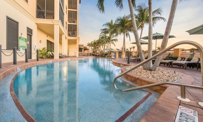 Marco Island Villa | Outdoor Pool, Hot Tub + Beach Shuttle | AC