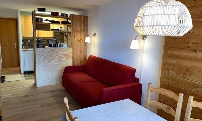 Chandolin Apartment | Outside : Living on the 3rd floor of an apartment house, in Chandolin, for 2-4 persons, balcony with
