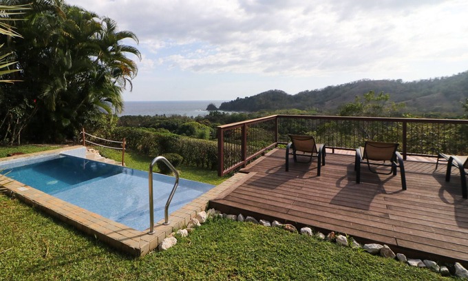 Islita Villa | Outstanding coastal villa with ocean views, infinity pool, sun deck & fast WiFi