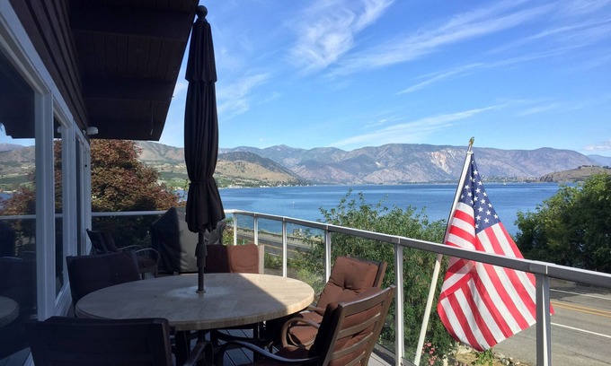 Chelan House | Outstanding views w/convenient access to Lake Chelan