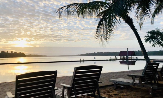 La Simplicite Hotel | Overbridge River Resort