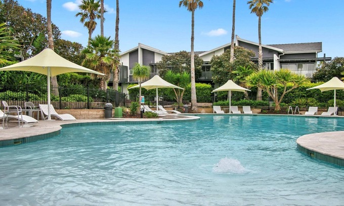 Magenta Shores House | Overlooking the golf course and conveniently located to the resort poo